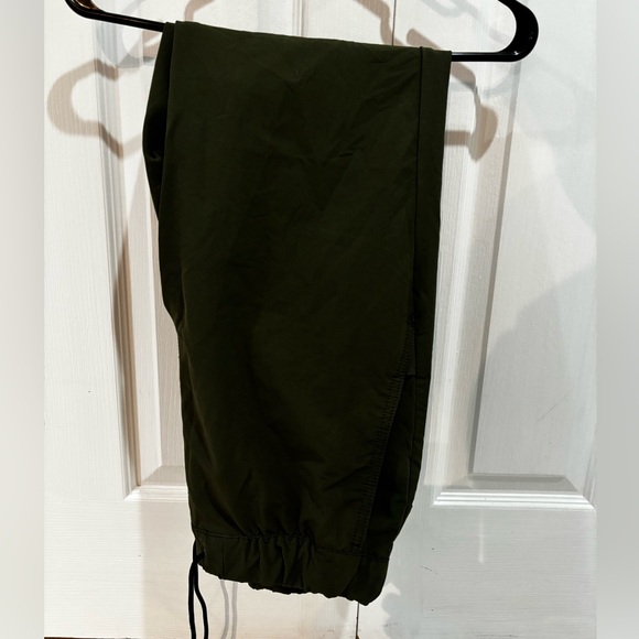 Old Navy Green Joggers - Picture 2 of 4